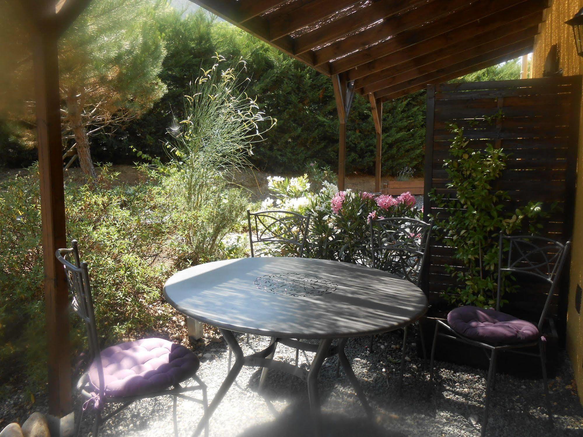 Le Jardin Des Gorges Bed & Breakfast Belvianes-et-Cavirac Exterior photo